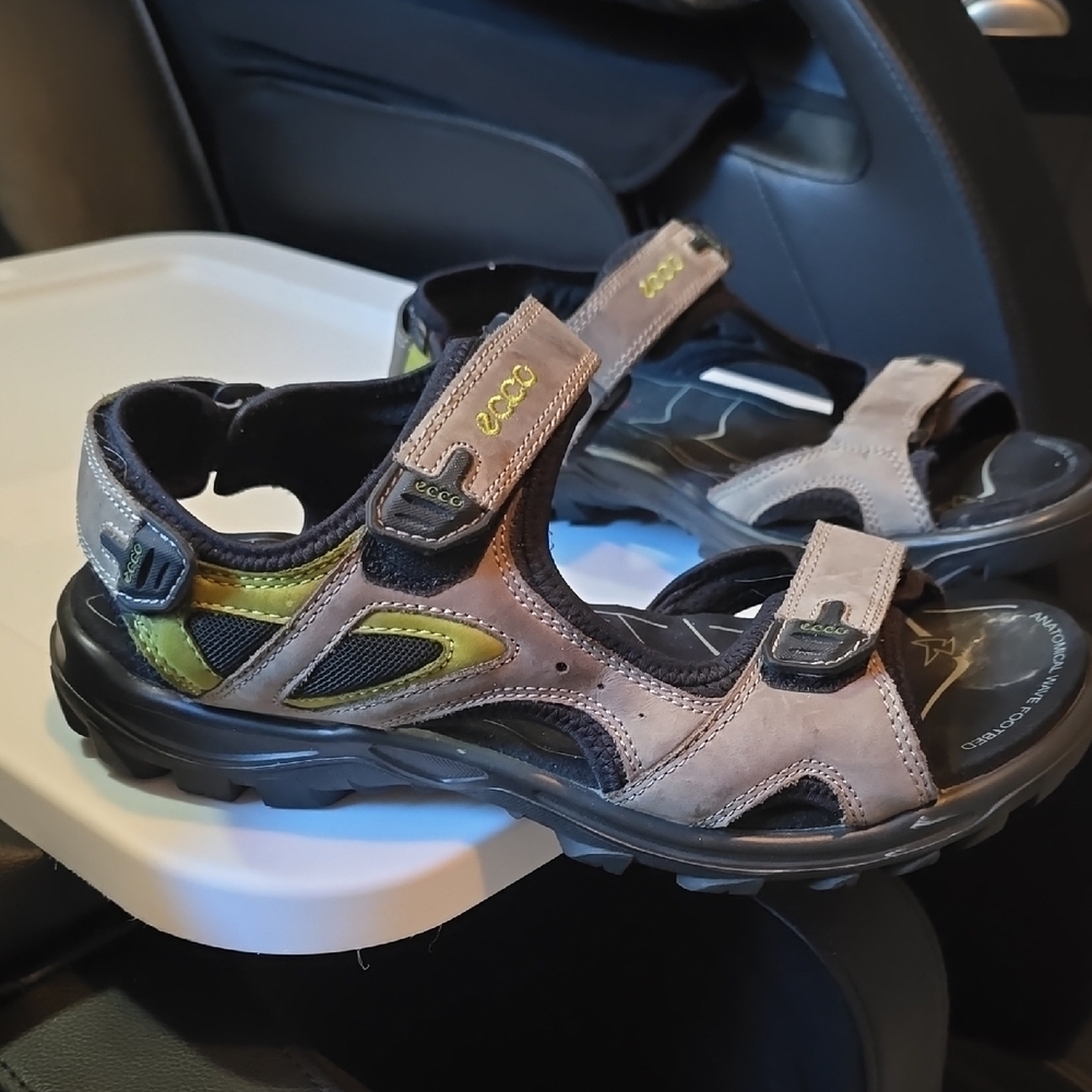 Ecco Black and Brown Sandals with Durable Straps